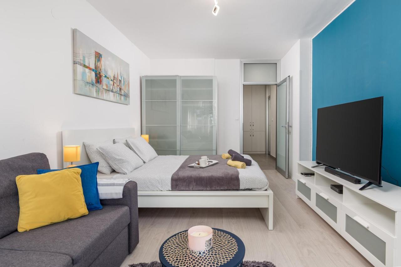 Sunny Studio Apartment With Balcony Rijeka Dış mekan fotoğraf