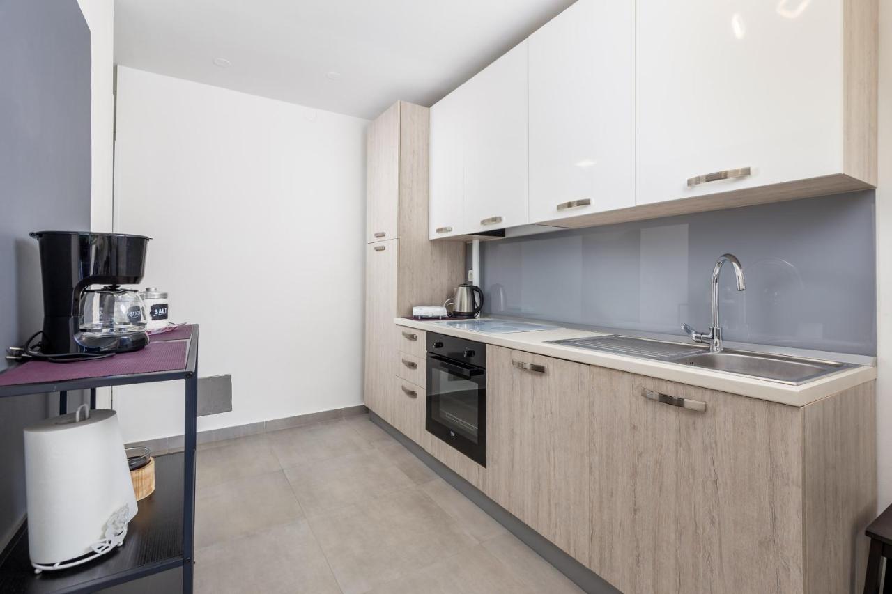 Sunny Studio Apartment With Balcony Rijeka Dış mekan fotoğraf