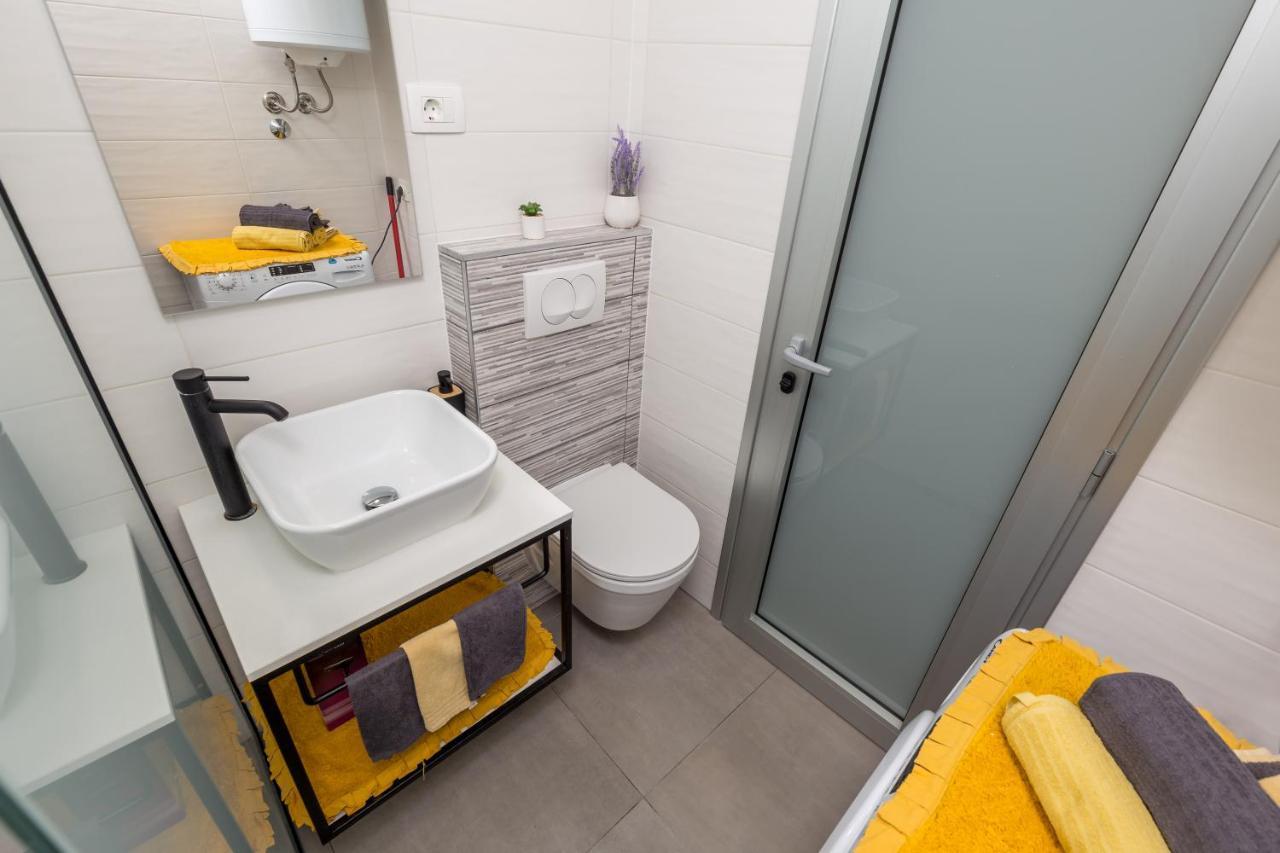 Sunny Studio Apartment With Balcony Rijeka Dış mekan fotoğraf